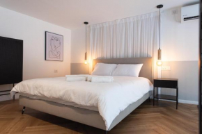 PORT CITY HAIFA - Urbanic Loft in the Heart of Haifa's Downtown